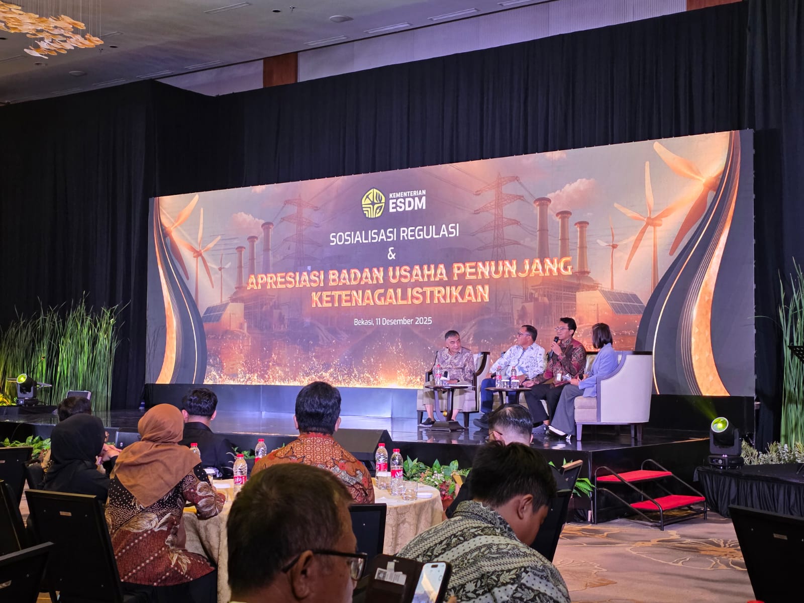 {"id":75,"image":"gallery\/SXW7tLh2QmloKXsqemcAdtmjVnLs8twuZW48DubA.jpg","title":"PT SIPLN Menghadiri Acara Apresiasi Badan Usaha Penunjang Ketenagalistrikan yang diselenggarakan oleh Kementrian ESDM","created_at":"2025-12-16T08:20:12.000000Z","updated_at":"2025-12-16T08:20:12.000000Z"}title